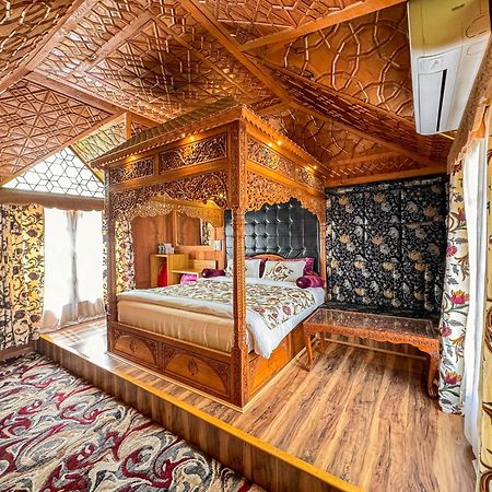New Jacquline Heritage Houseboats Srīnagar Kültér fotó